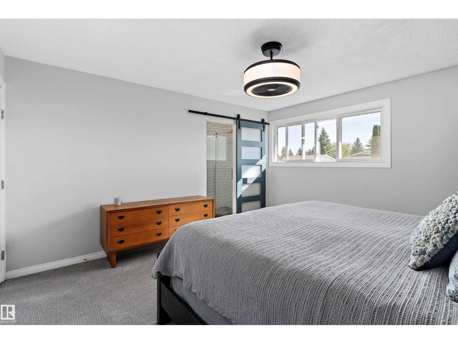 11174 35 AV NW