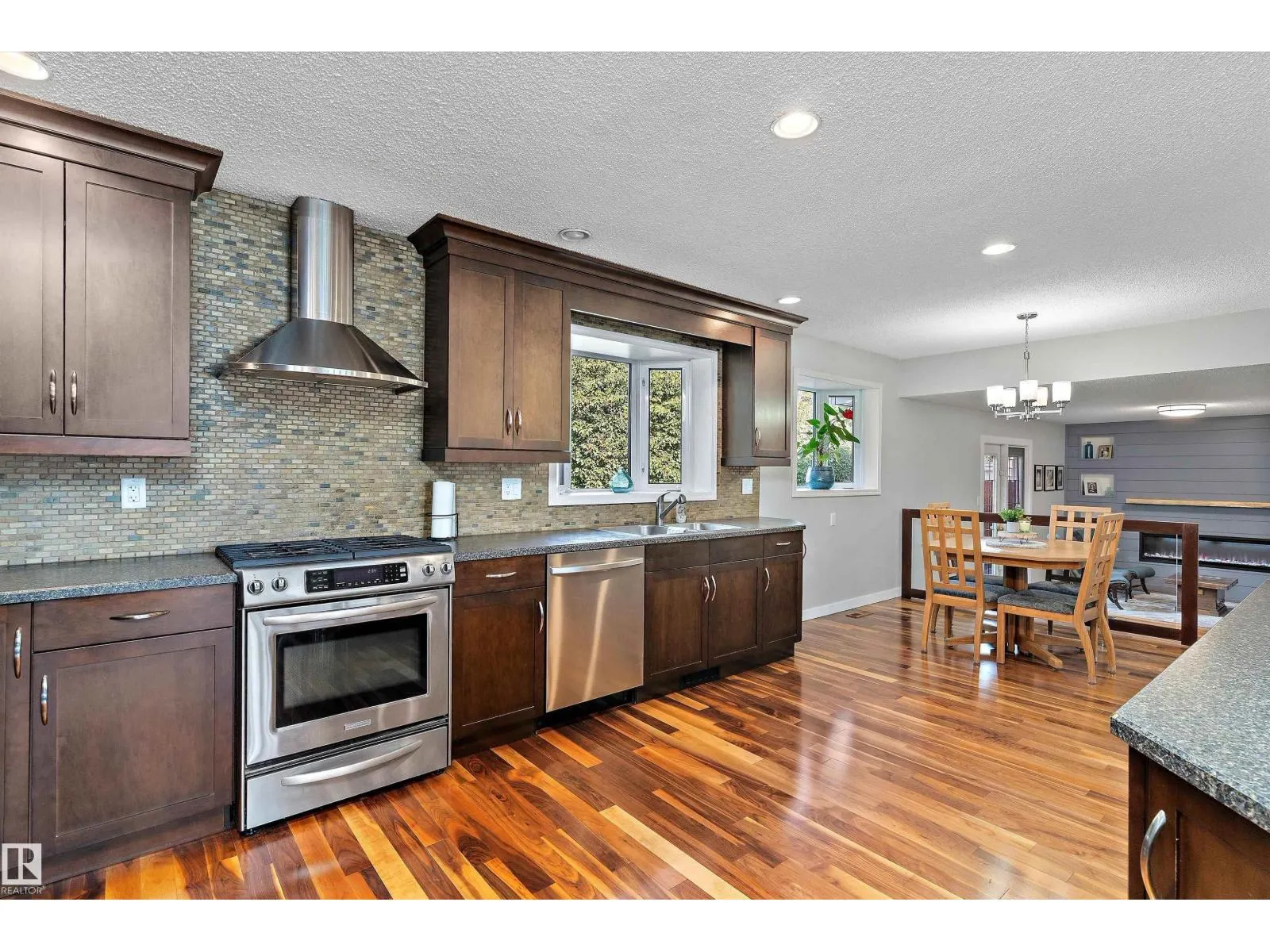 11174 35 AV NW