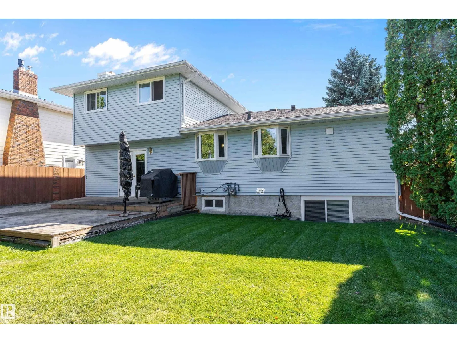 11174 35 AV NW