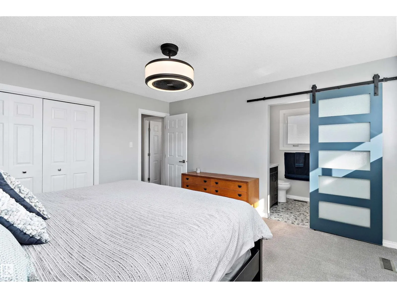 11174 35 AV NW