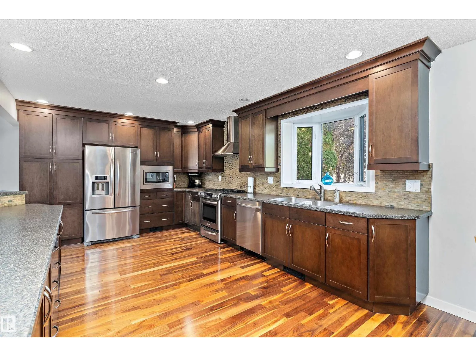 11174 35 AV NW