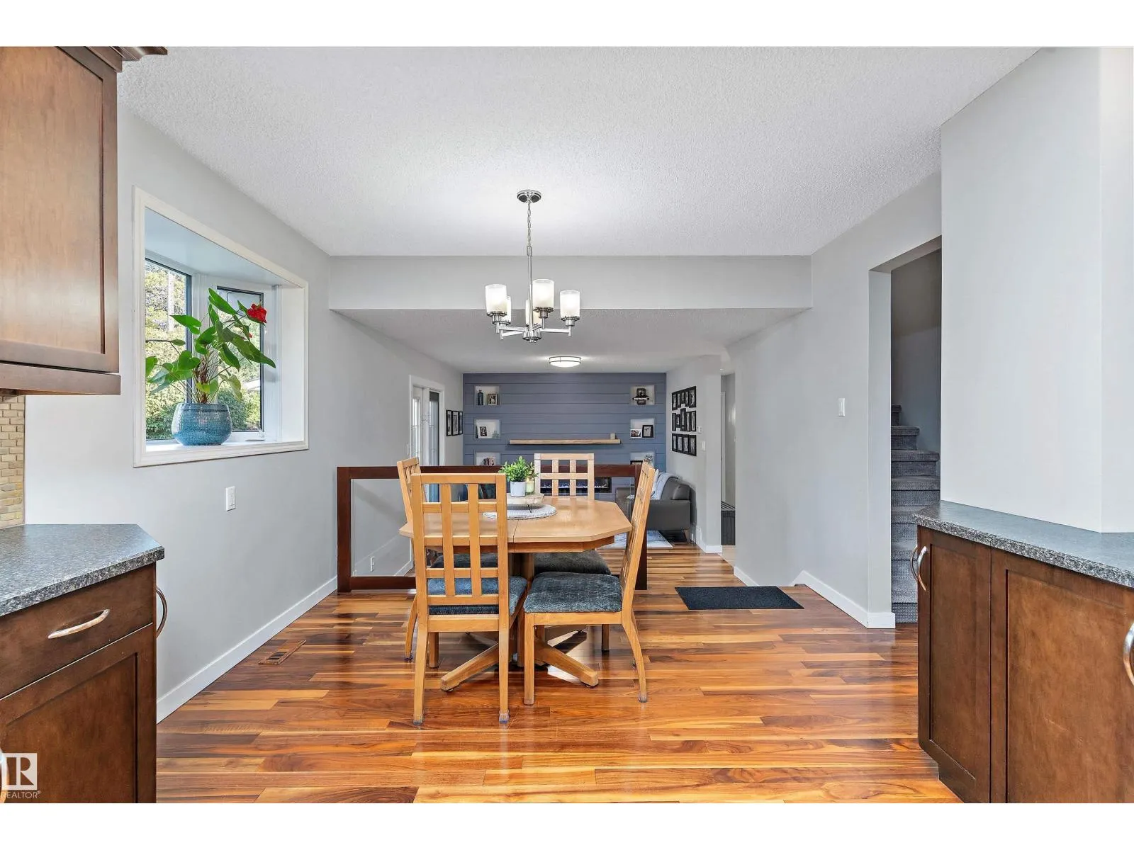 11174 35 AV NW