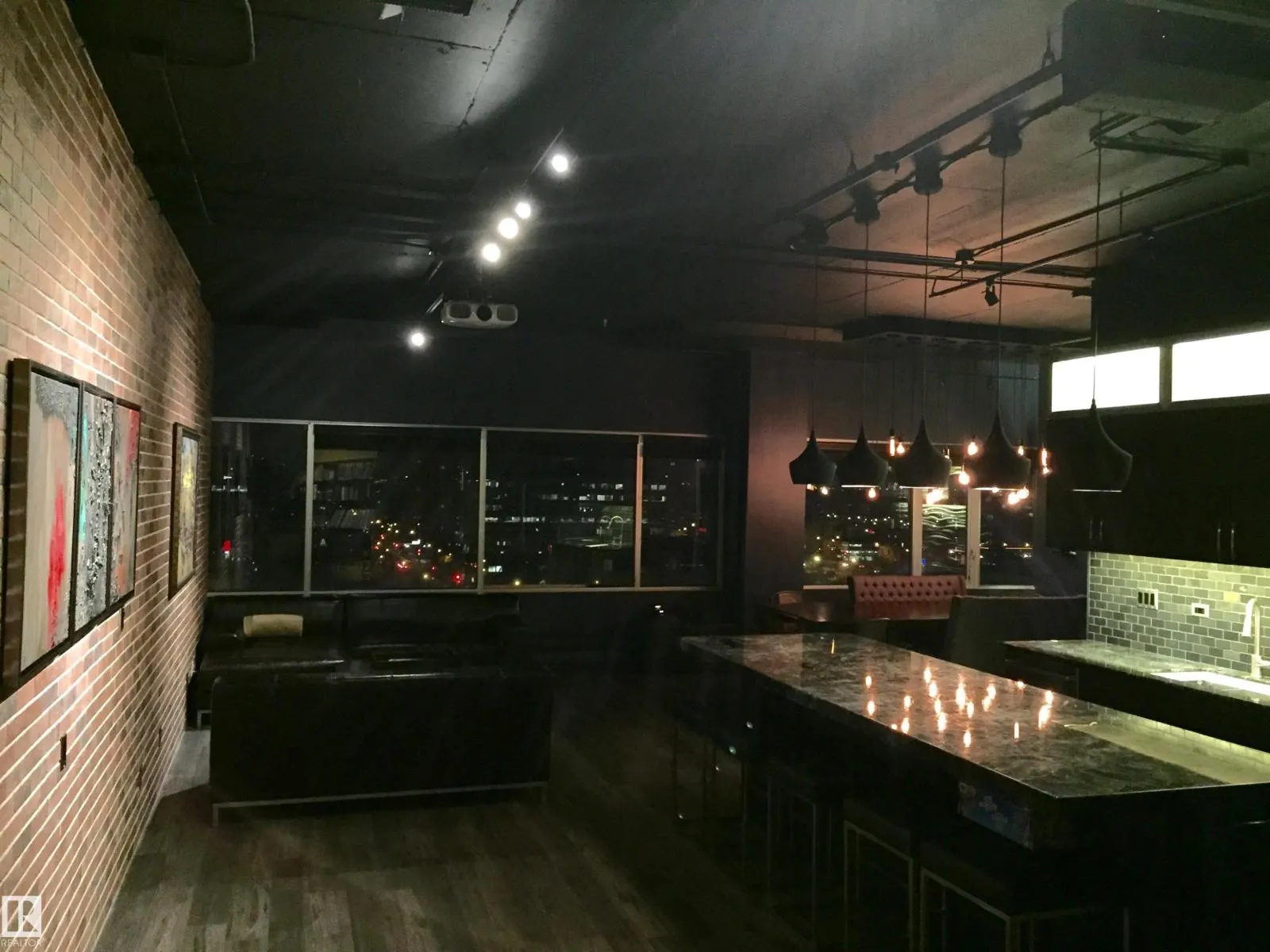 #802 10179 105 ST NW NW