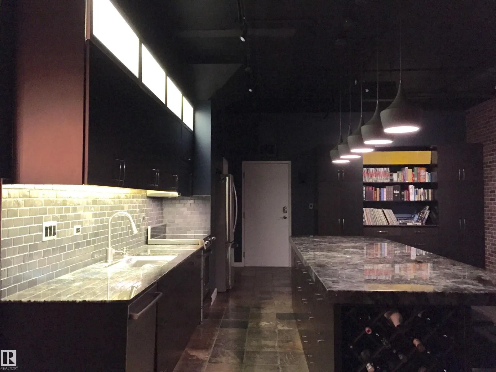 #802 10179 105 ST NW NW