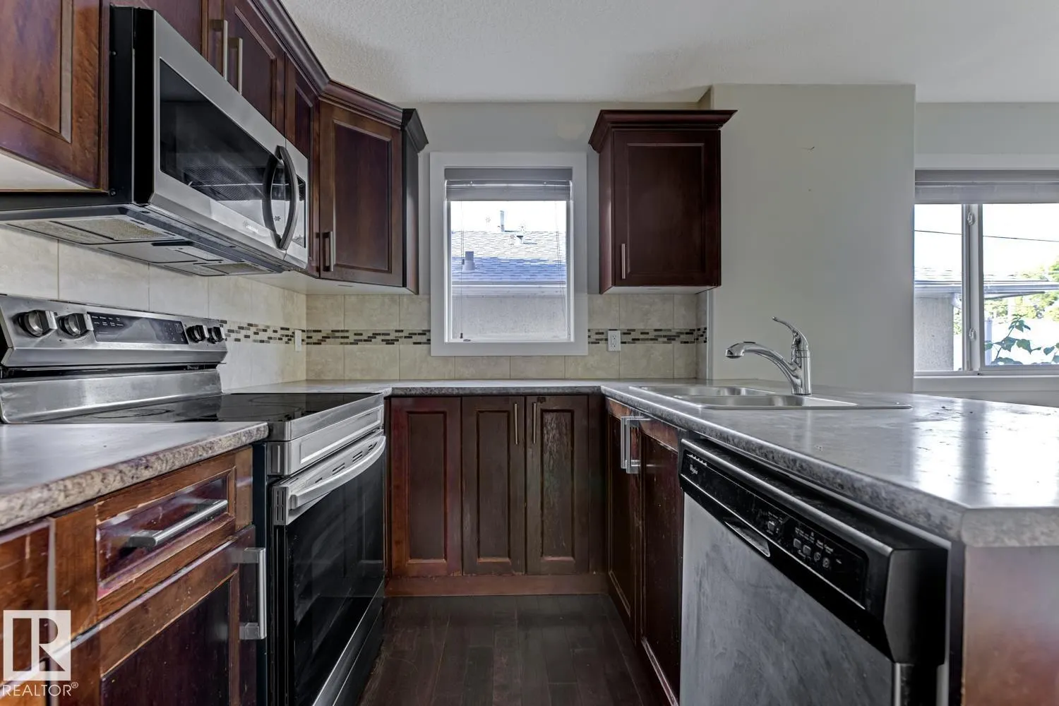 12029 77 ST NW