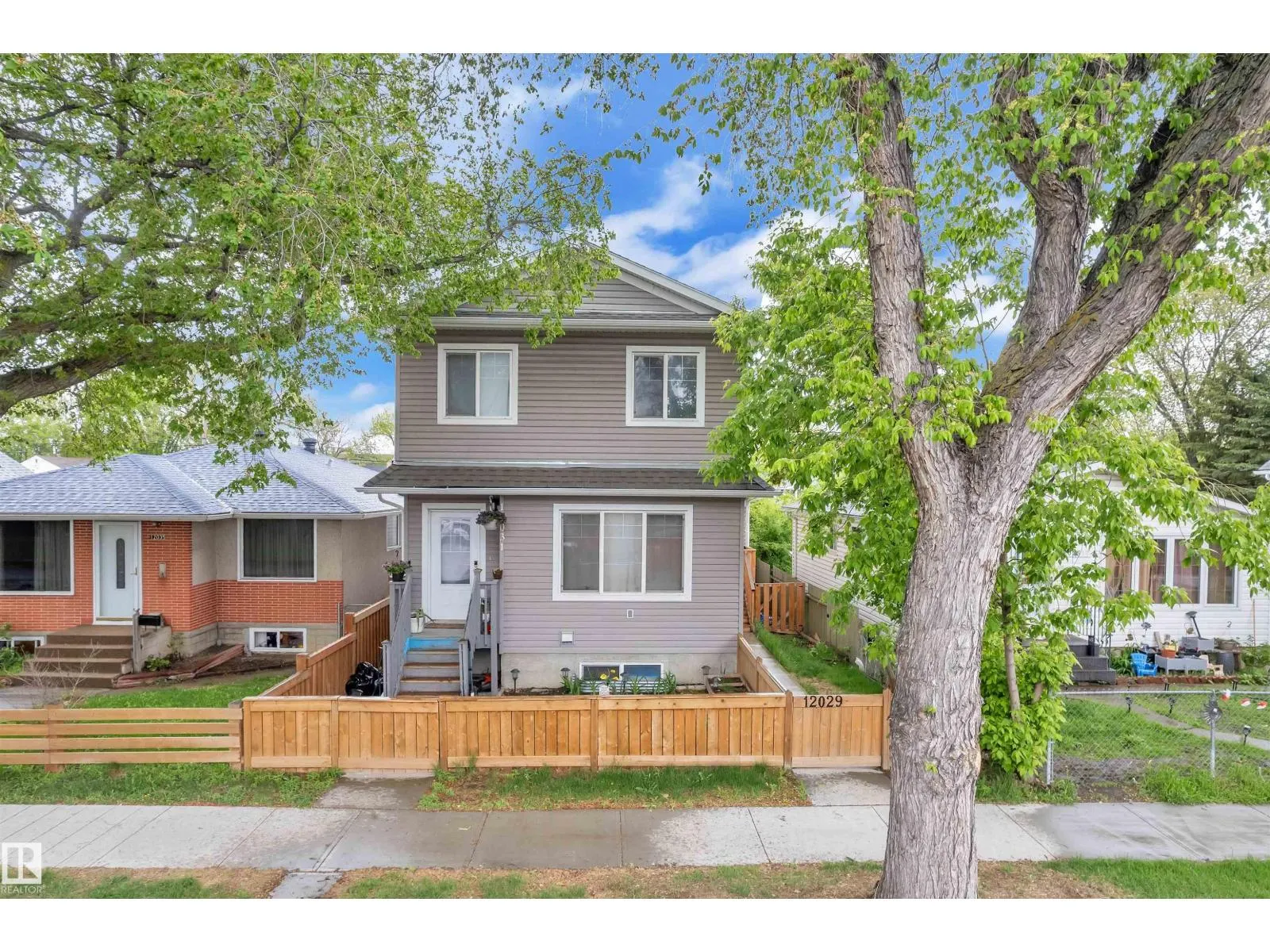 12029 77 ST NW