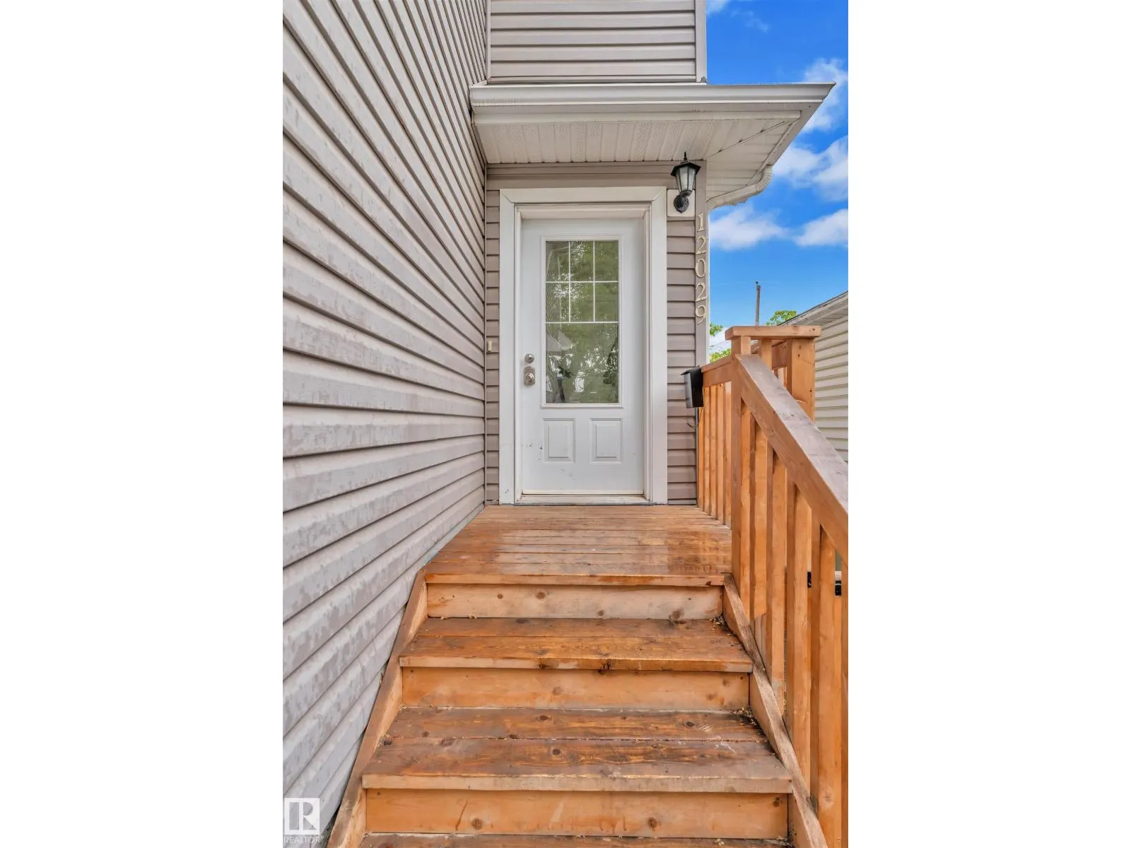 12029 77 ST NW