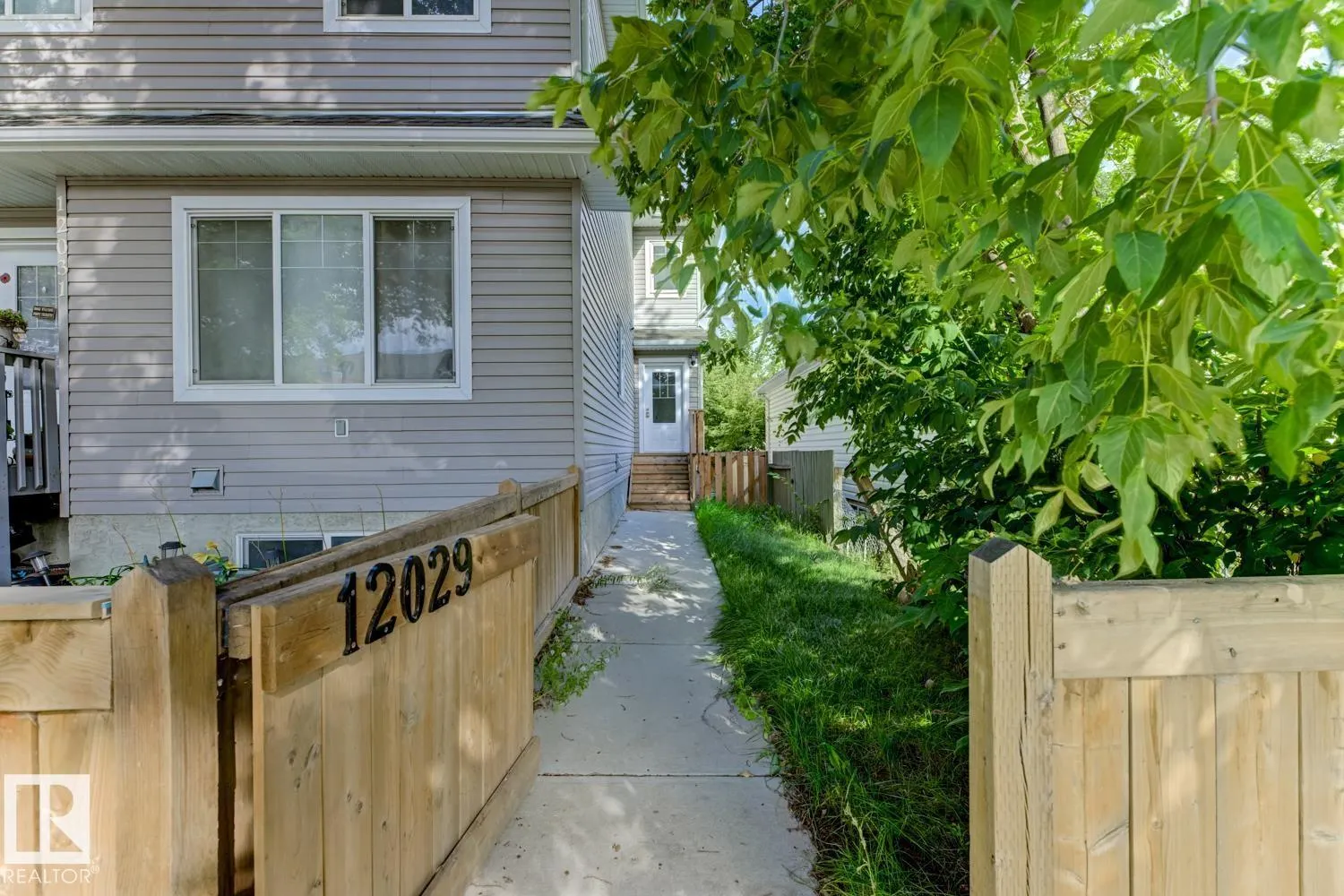 12029 77 ST NW