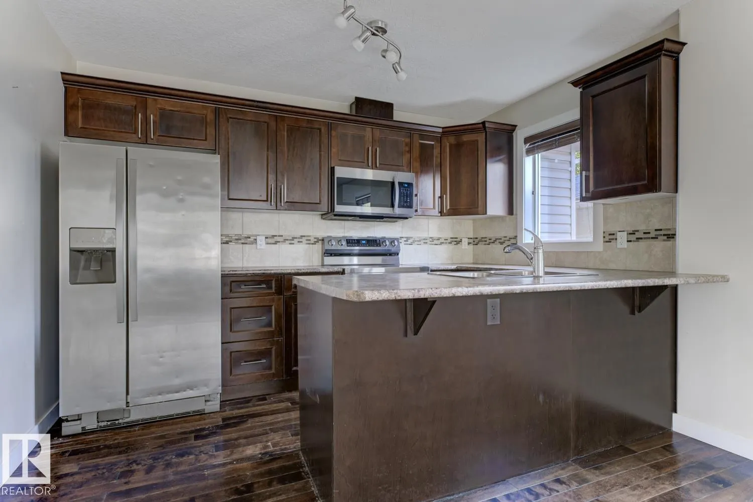 12029 77 ST NW