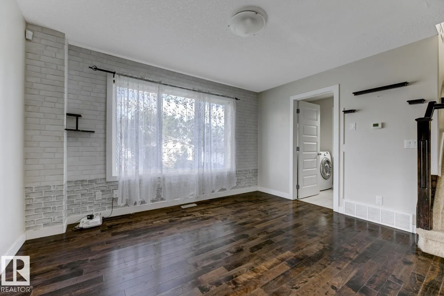 12029 77 ST NW
