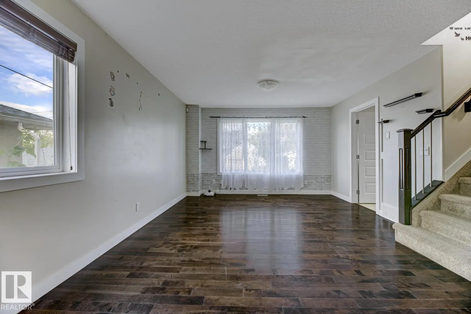 12029 77 ST NW