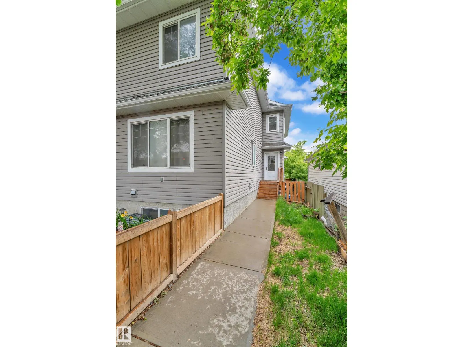 12029 77 ST NW