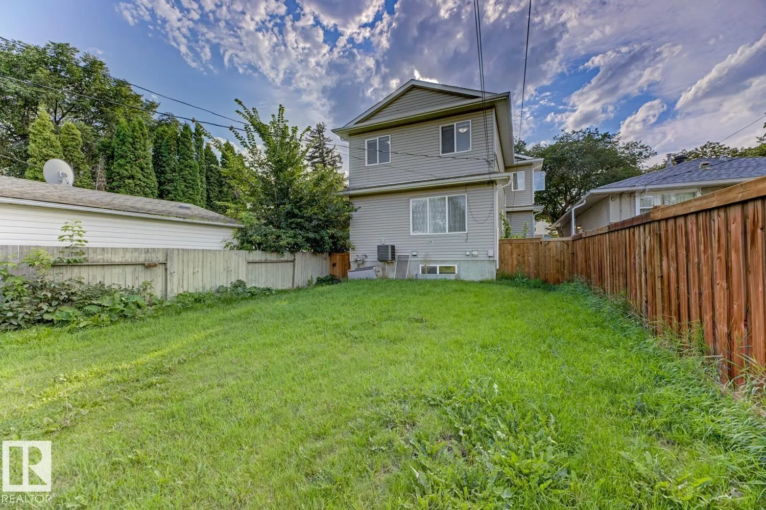 12029 77 ST NW