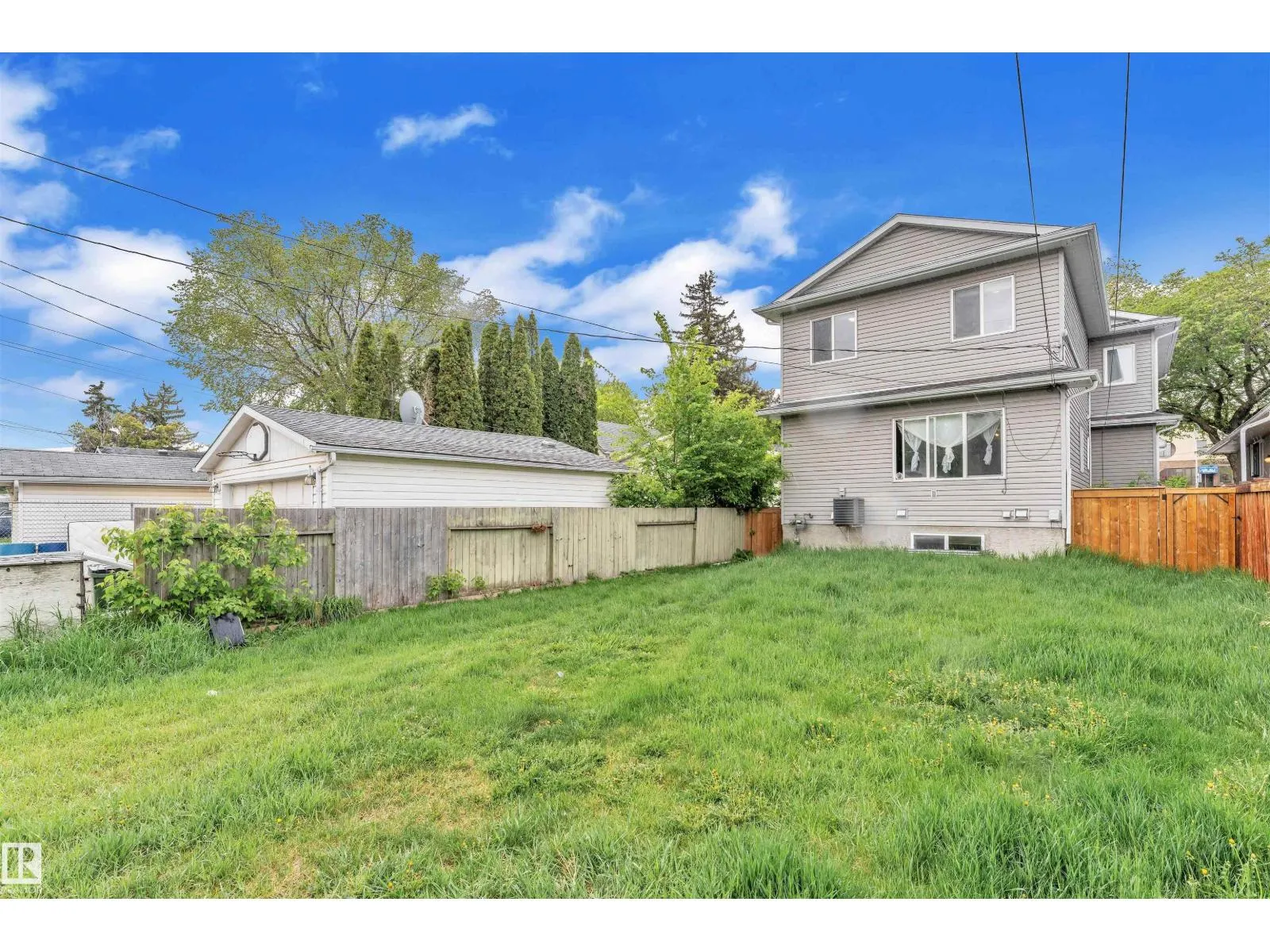 12029 77 ST NW