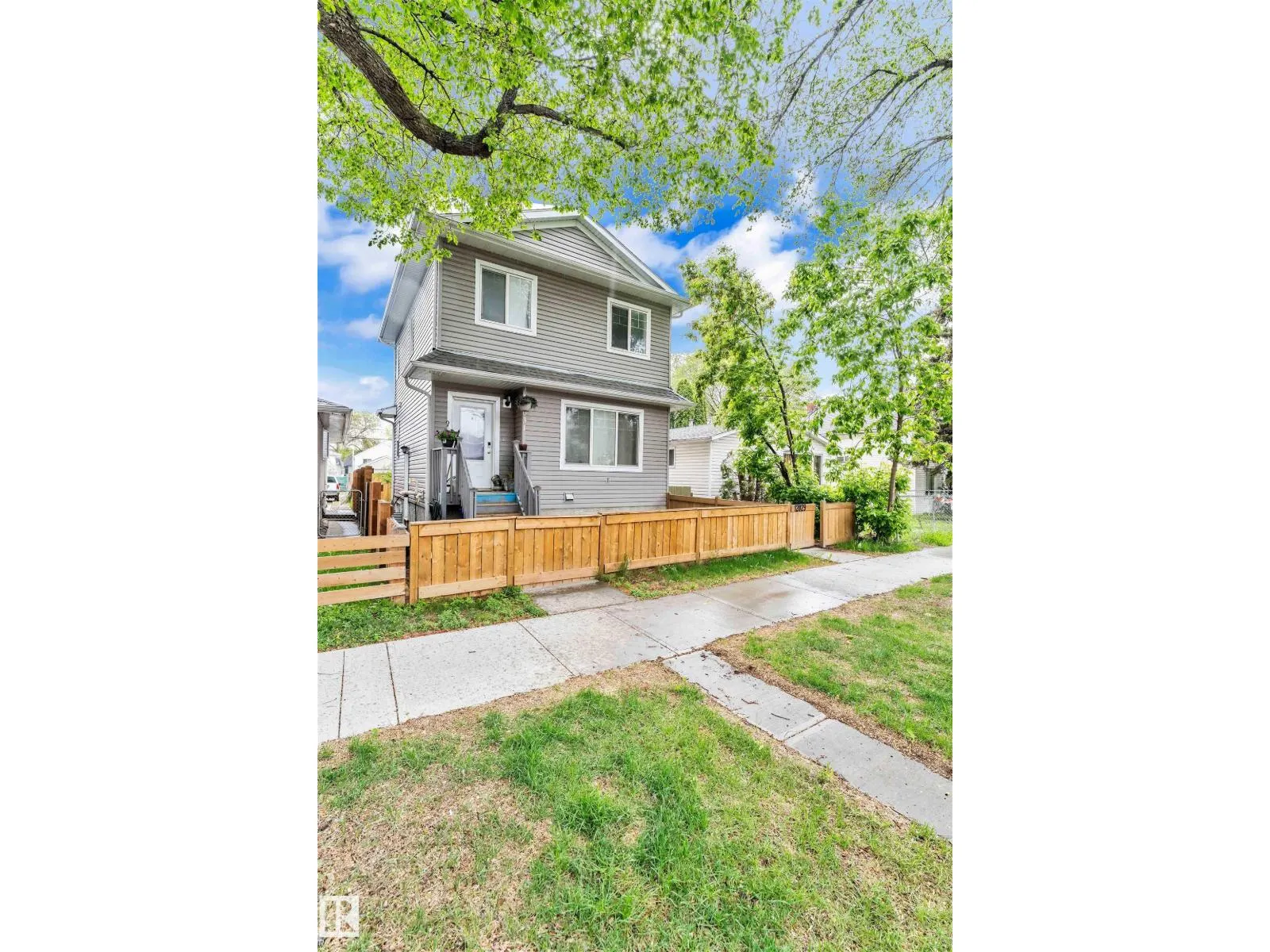12029 77 ST NW