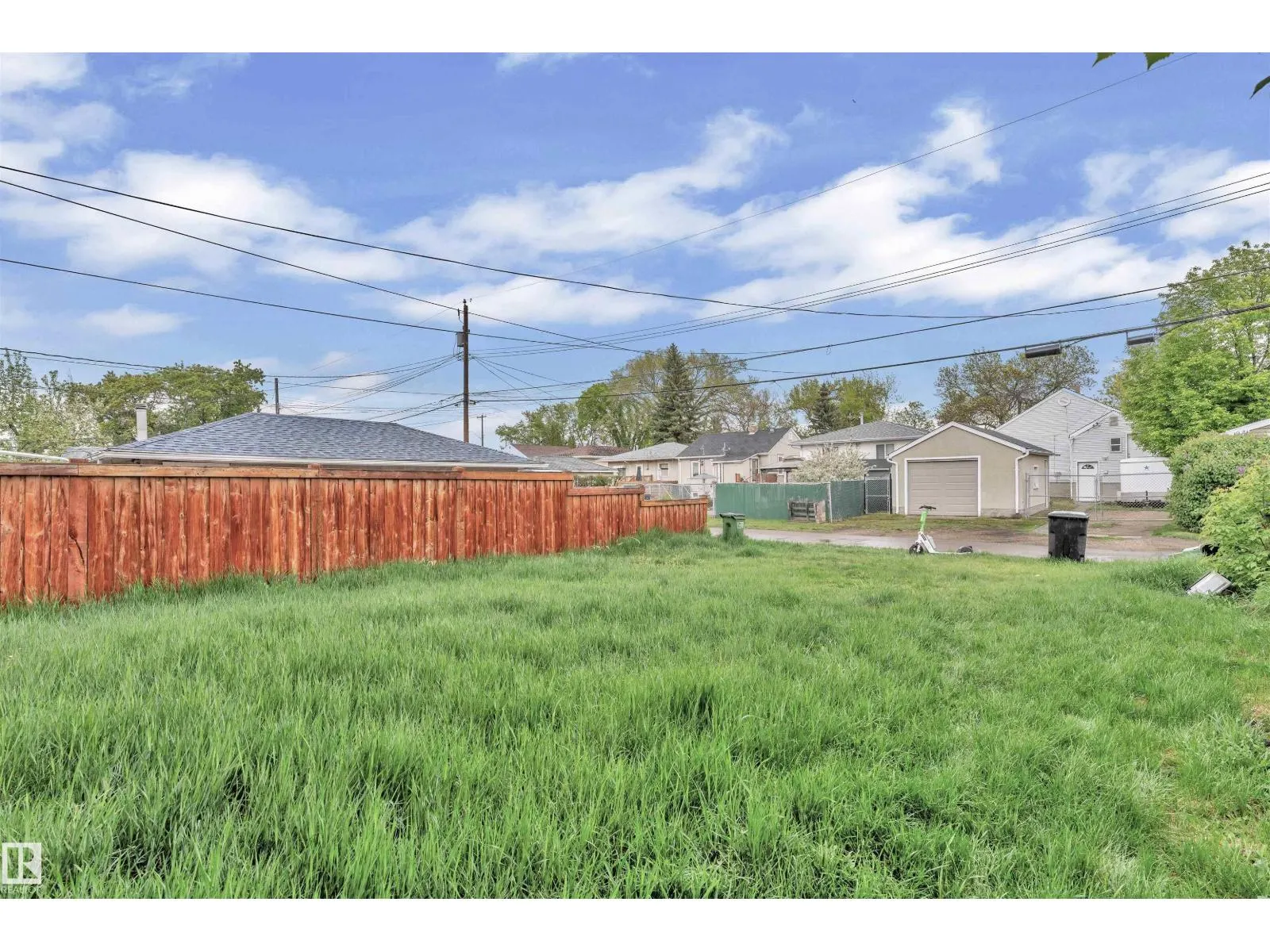 12029 77 ST NW