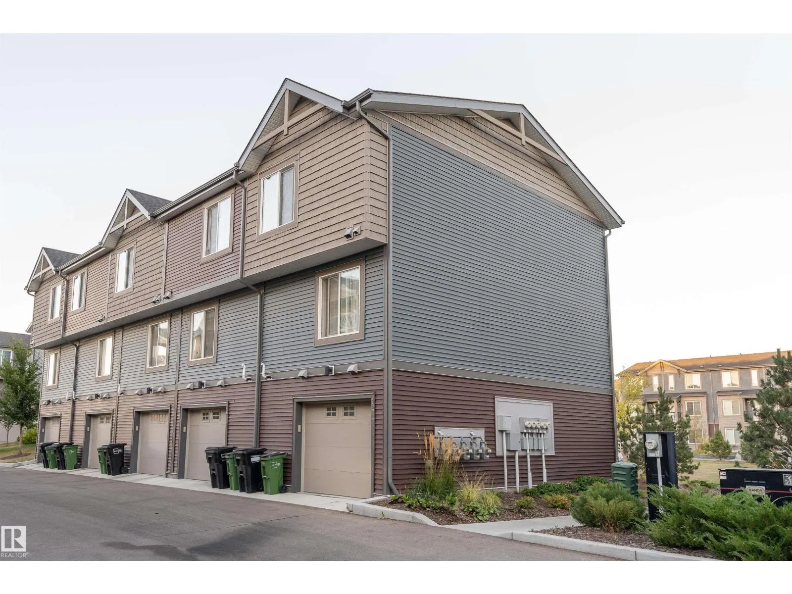#47 3025 151 AV NW