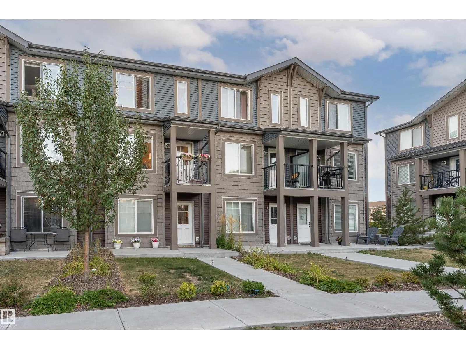 #47 3025 151 AV NW
