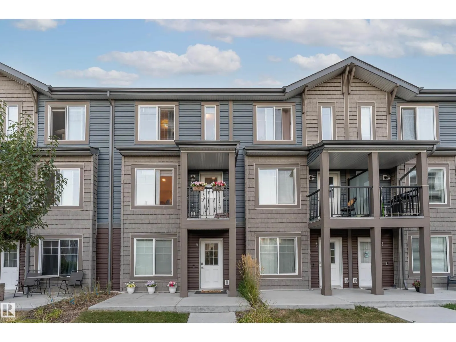 #47 3025 151 AV NW