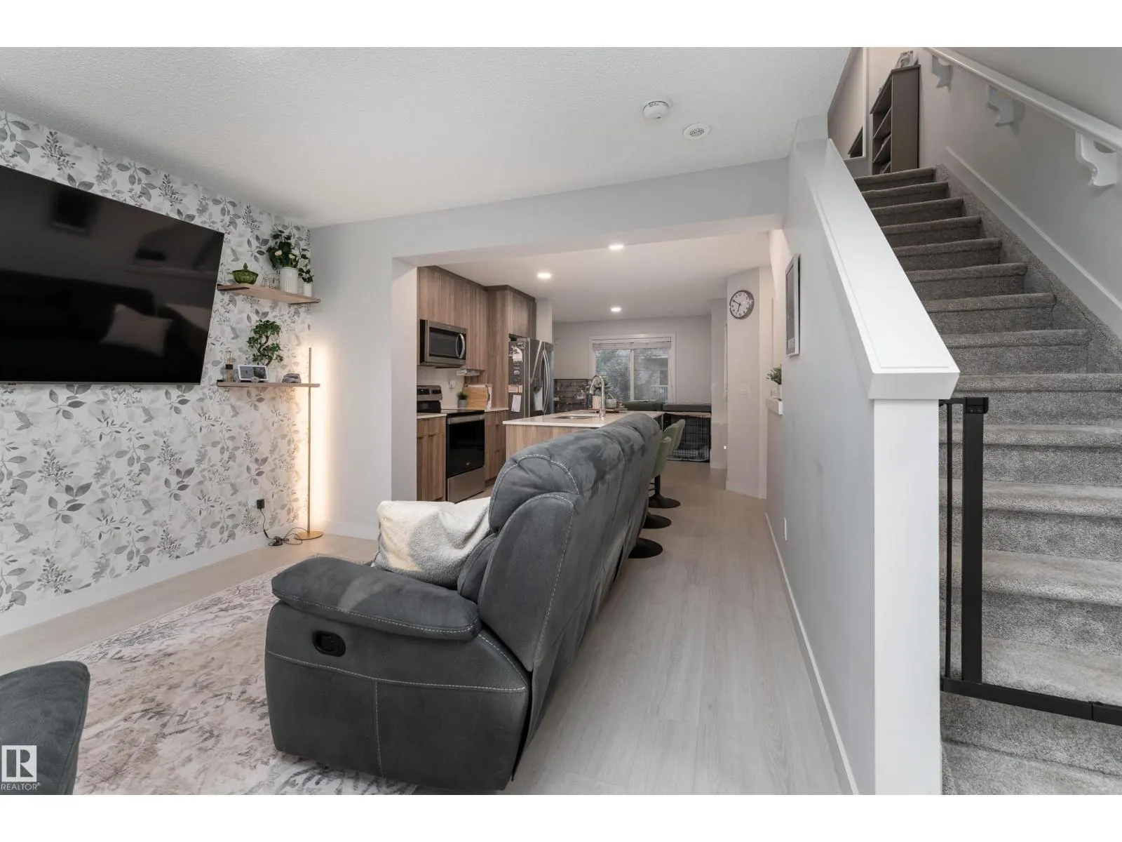 #47 3025 151 AV NW