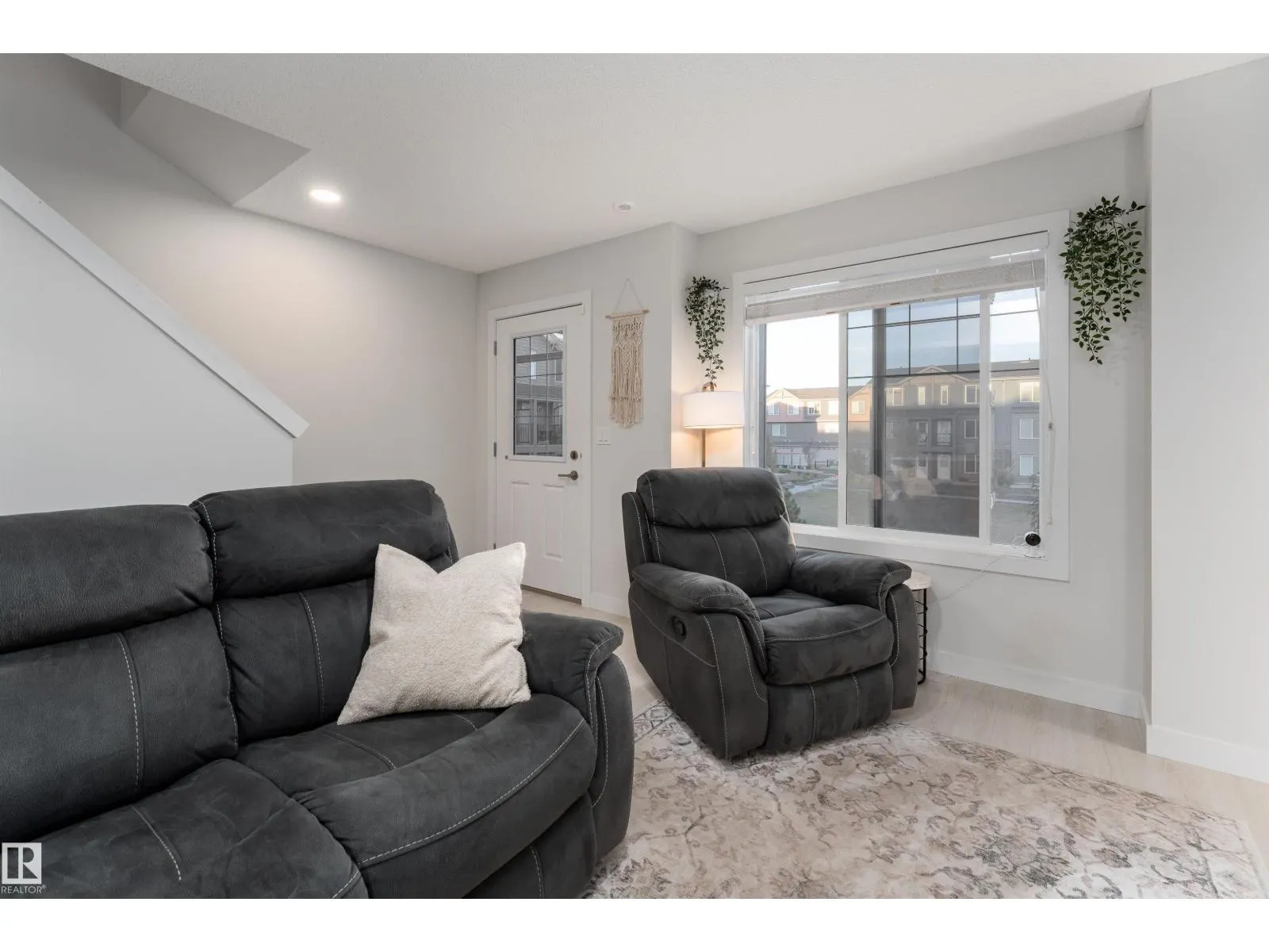 #47 3025 151 AV NW