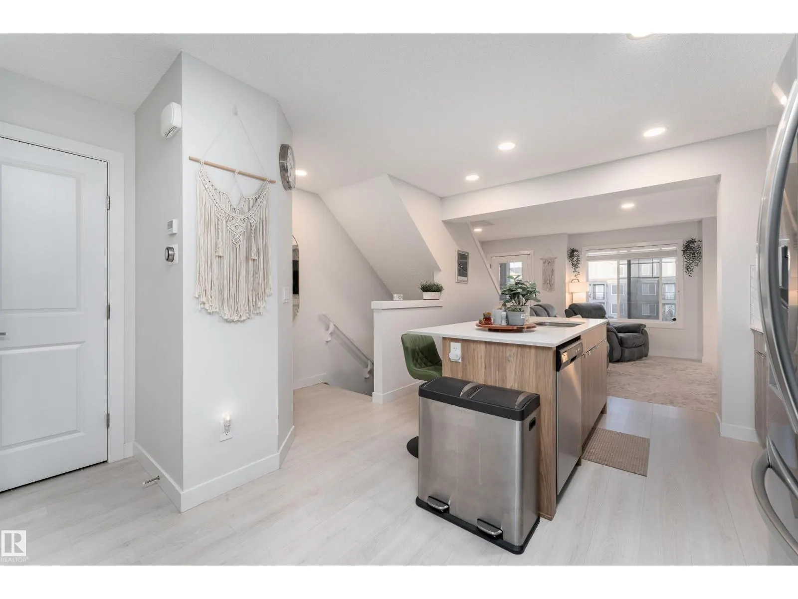 #47 3025 151 AV NW