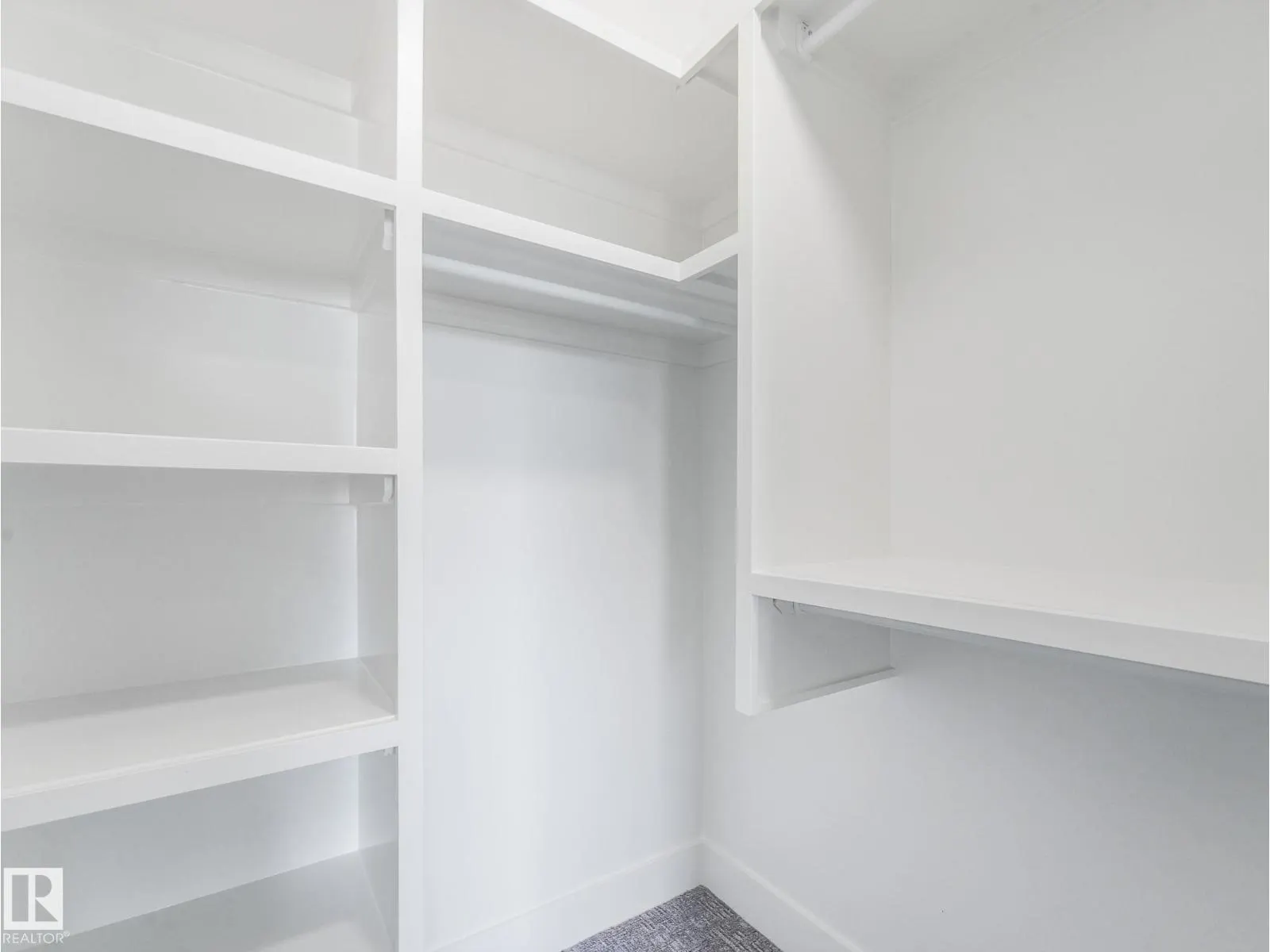 715 165 AV NE