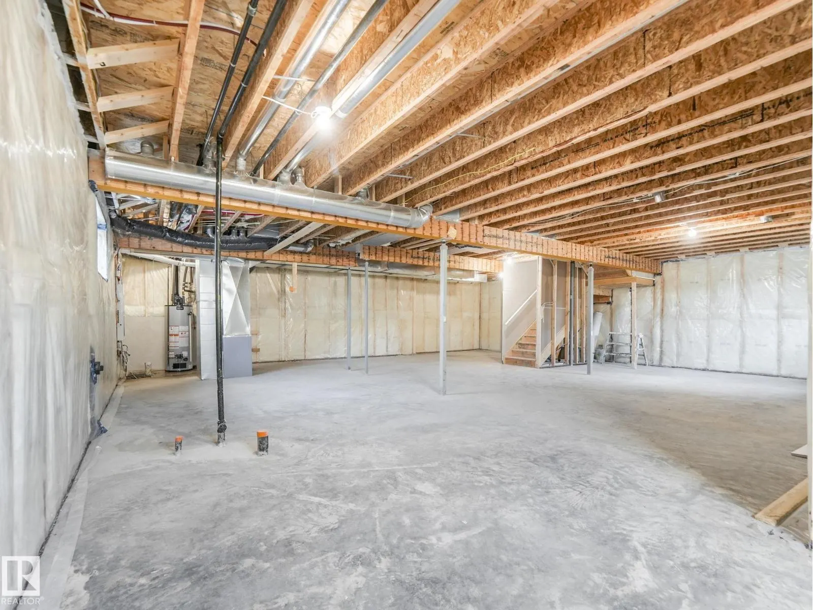 715 165 AV NE