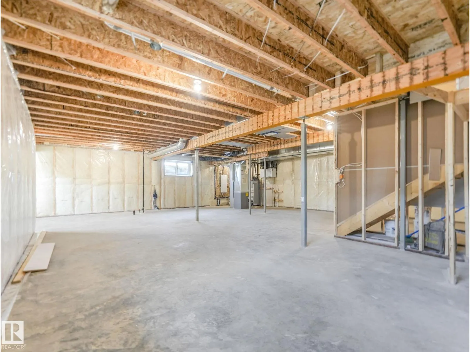 715 165 AV NE
