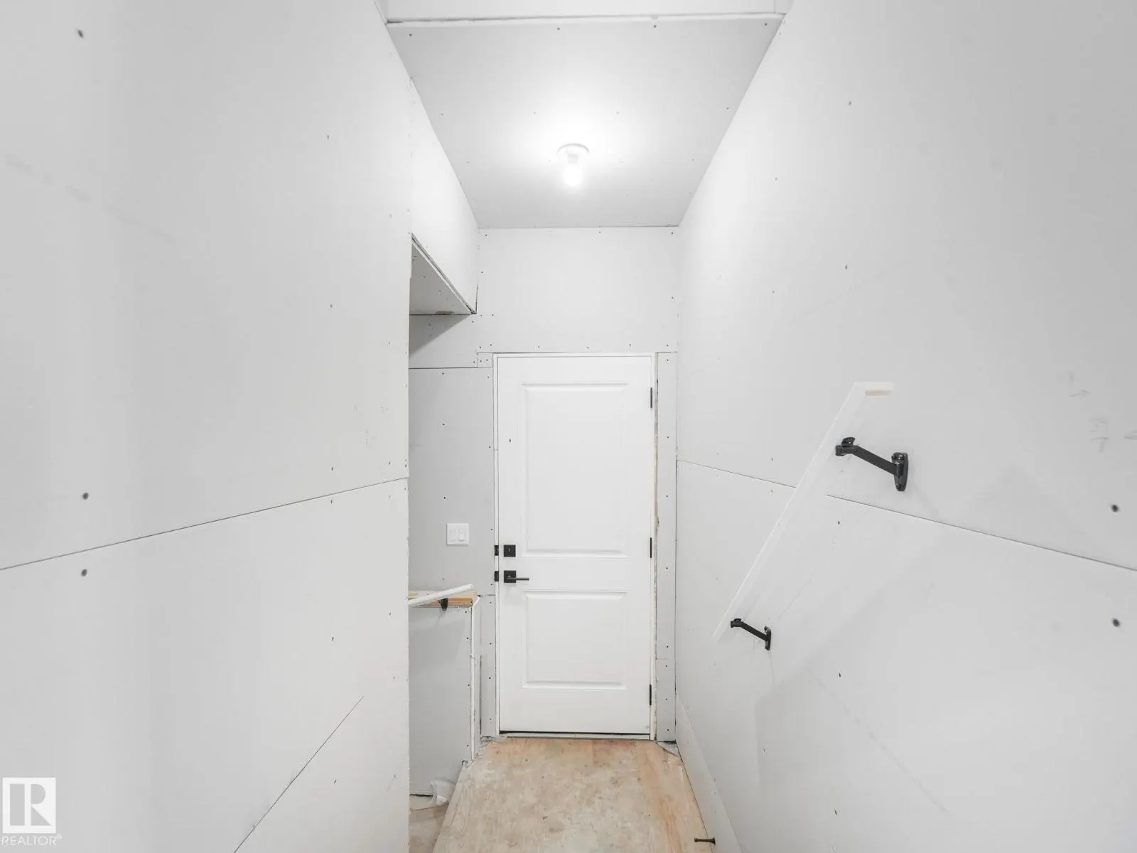 715 165 AV NE