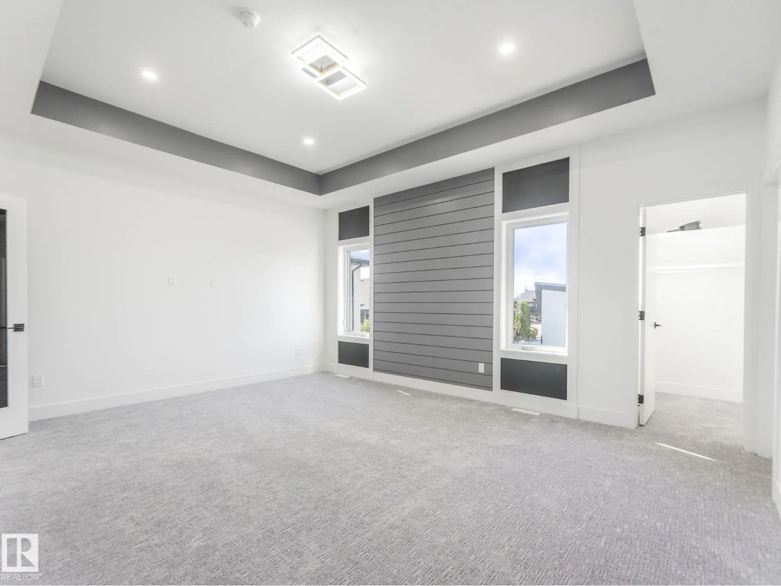 715 165 AV NE