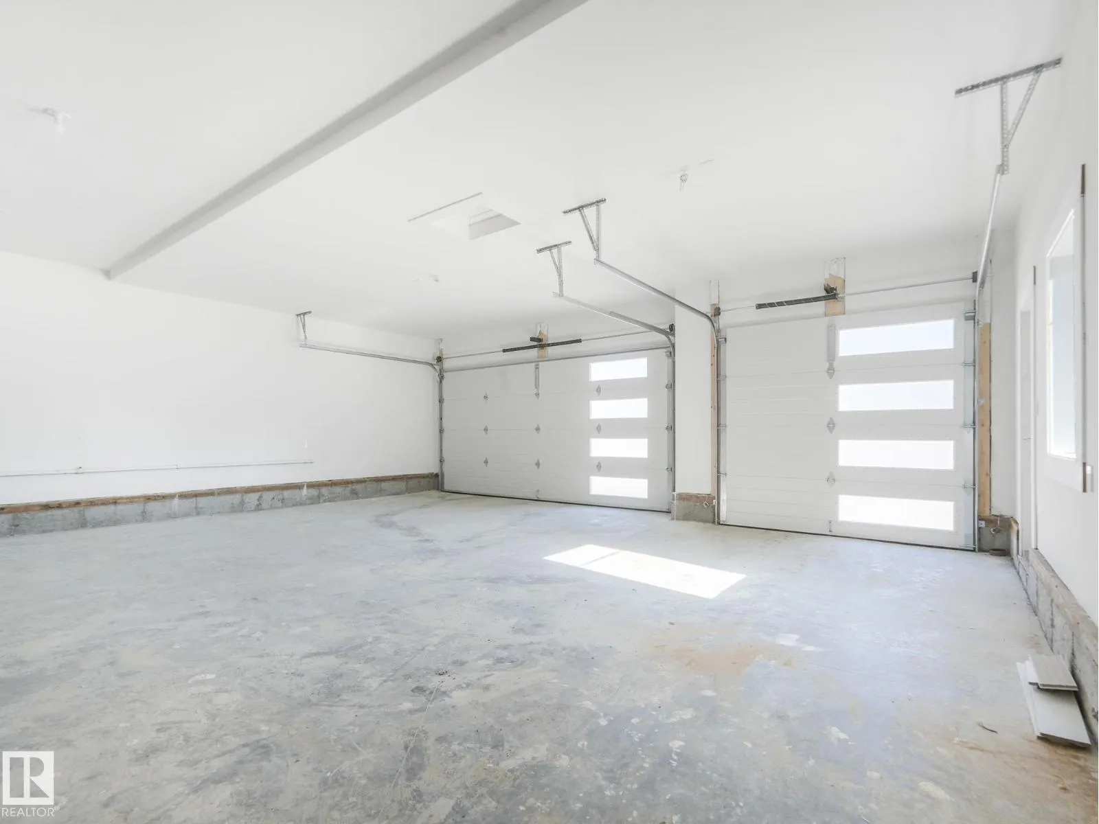 715 165 AV NE