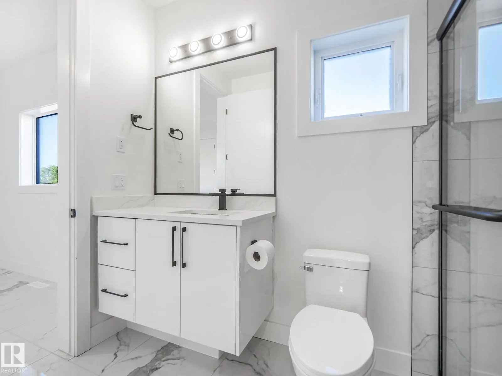 715 165 AV NE