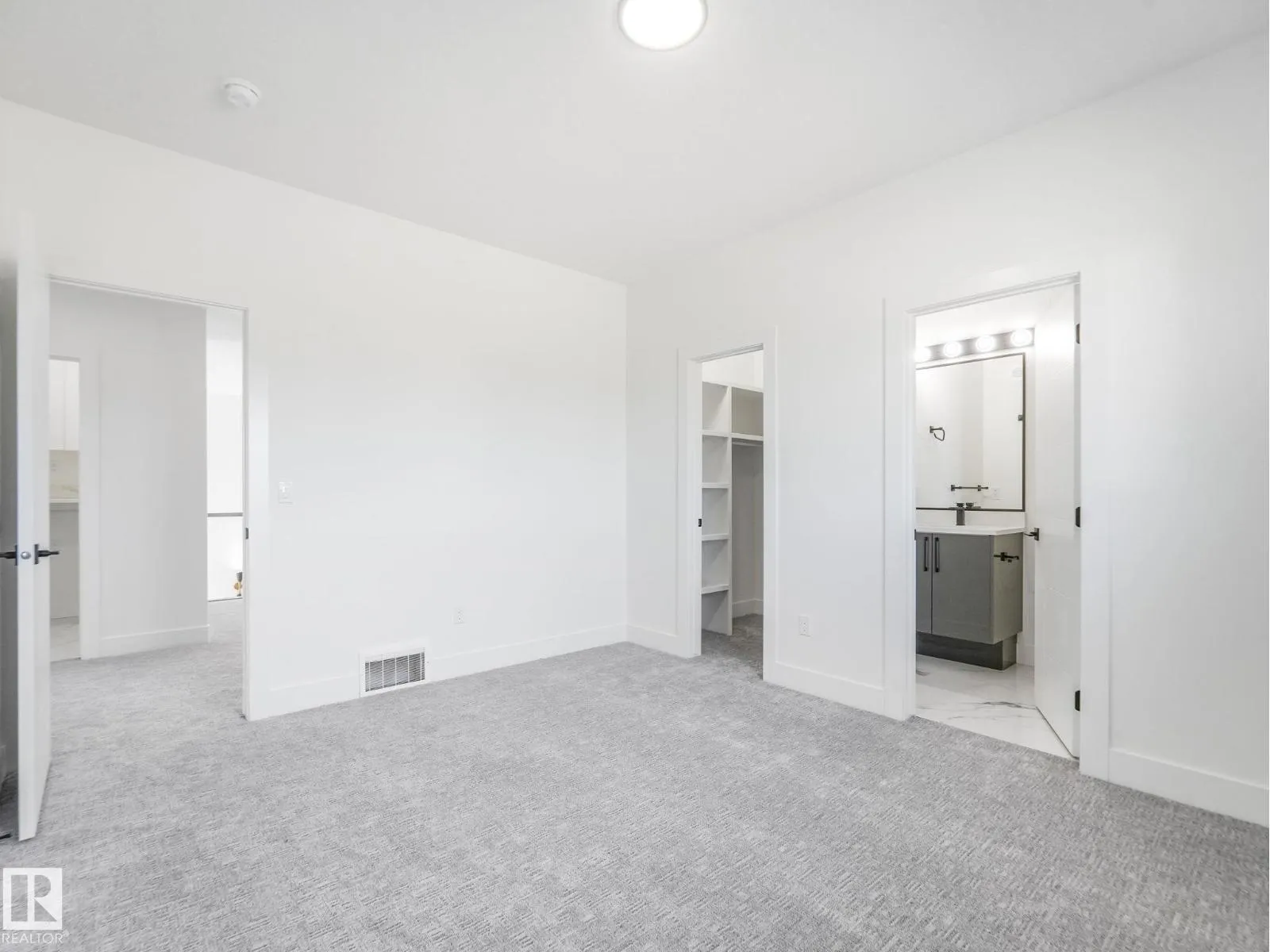 715 165 AV NE