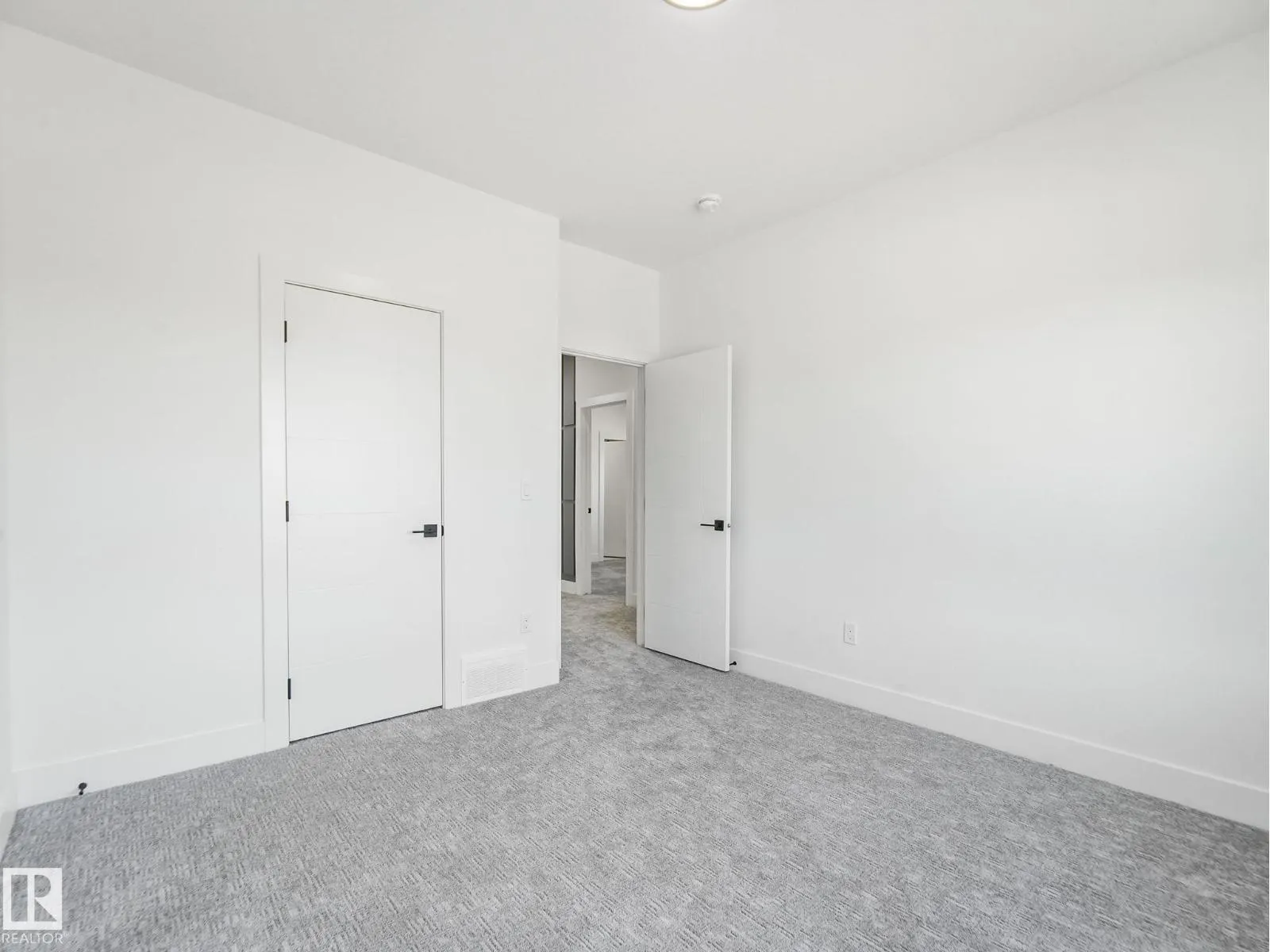 715 165 AV NE