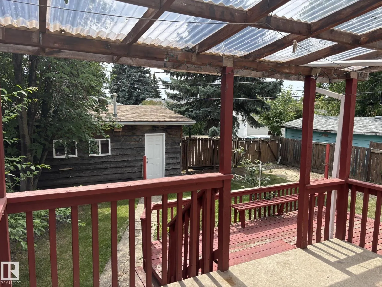 16603 95 AV NW