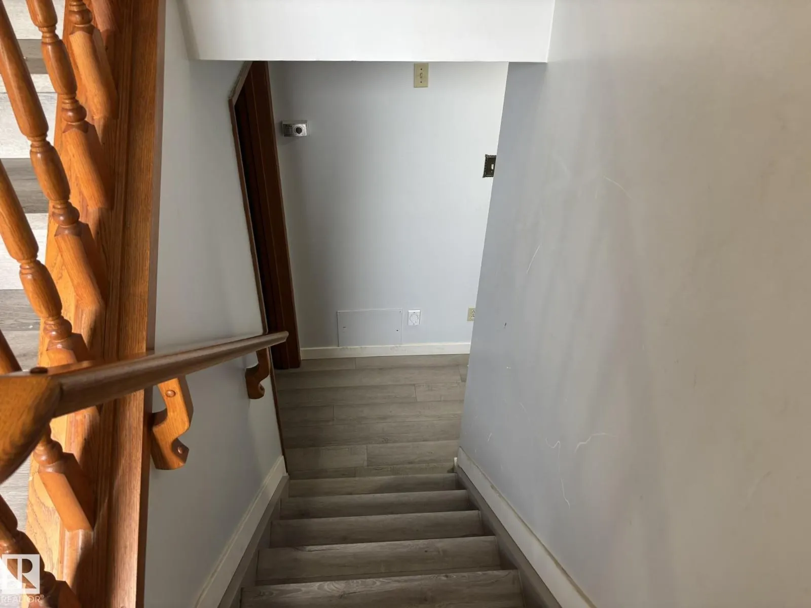 16603 95 AV NW