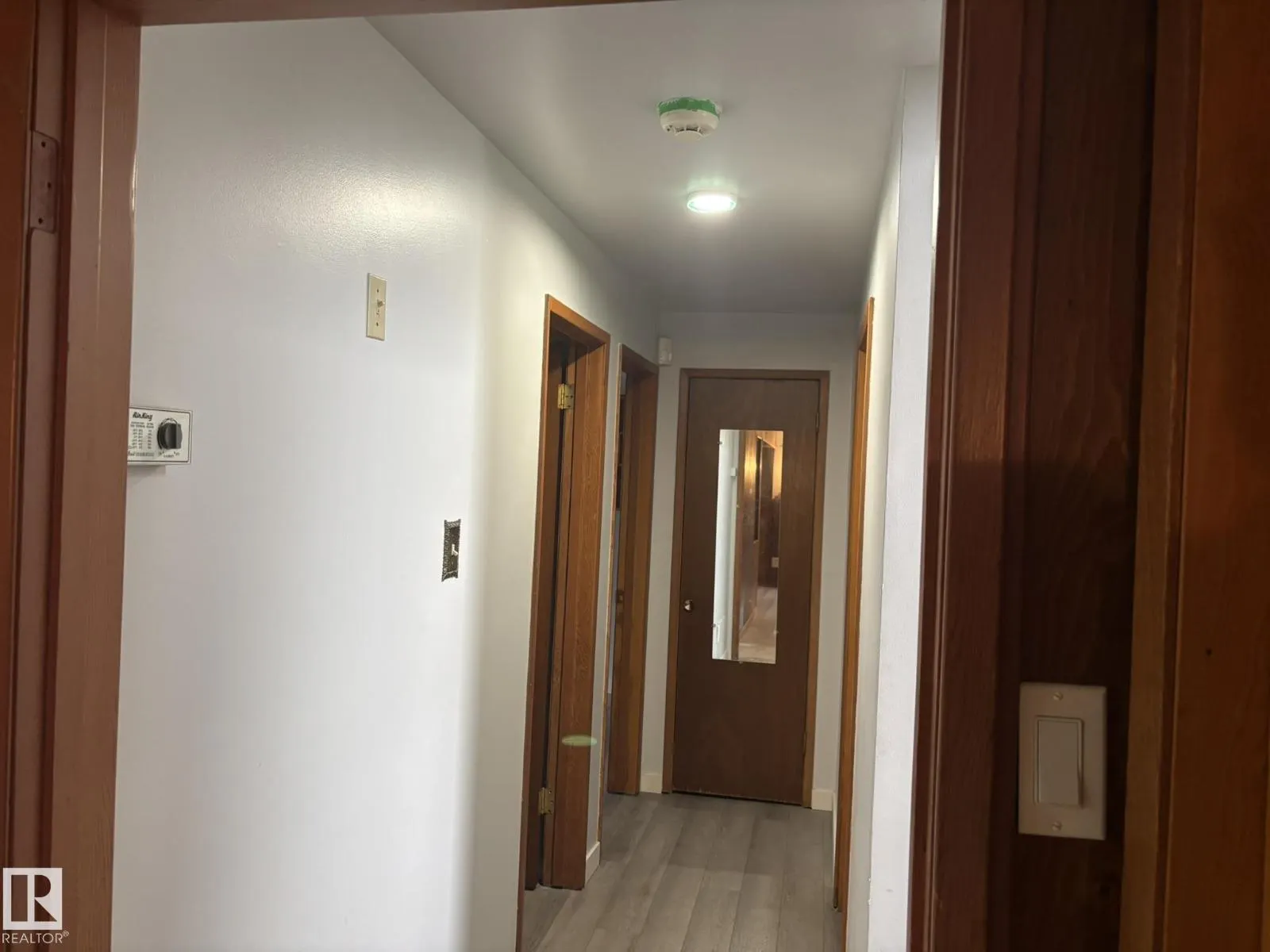 16603 95 AV NW