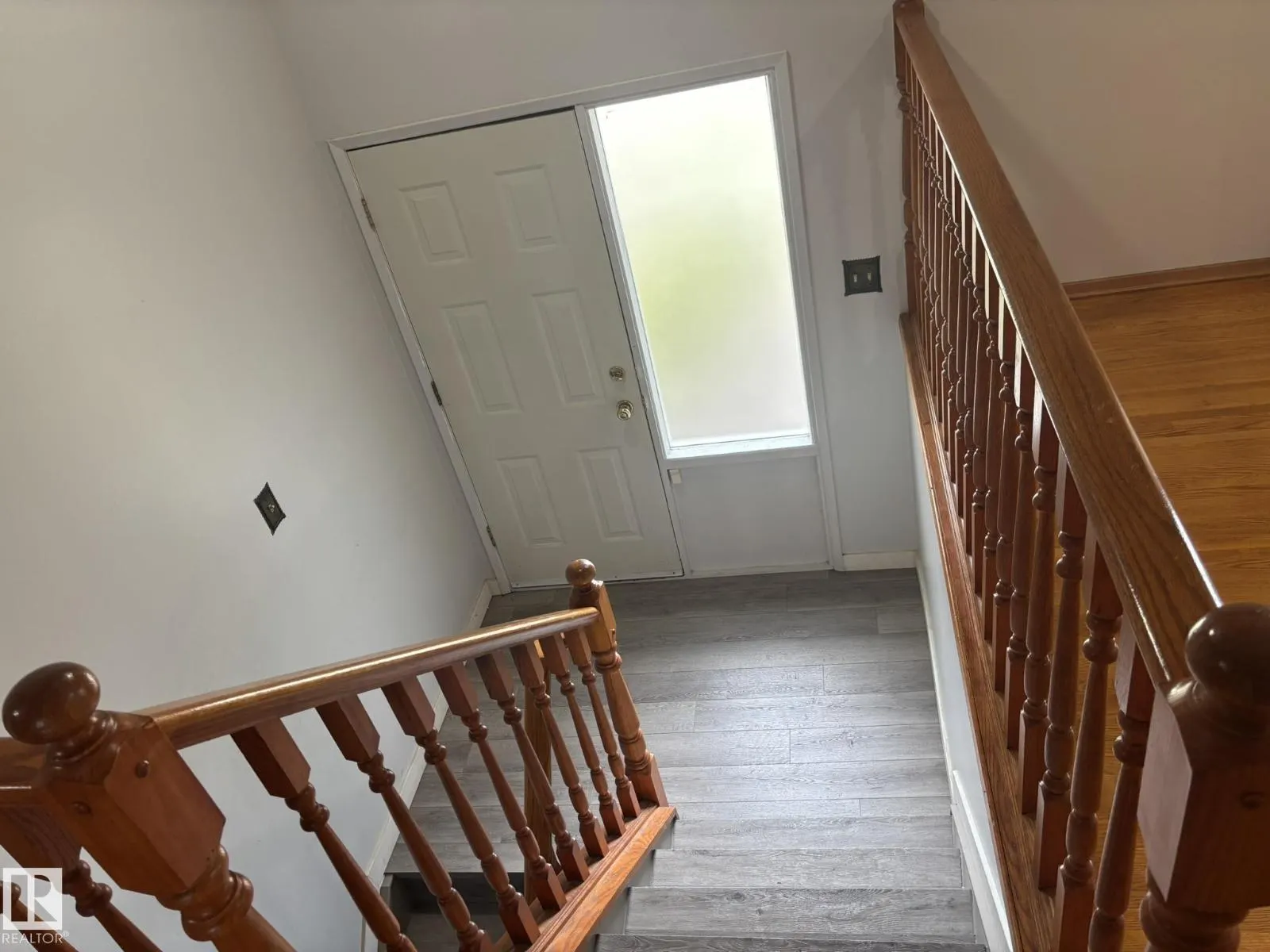 16603 95 AV NW