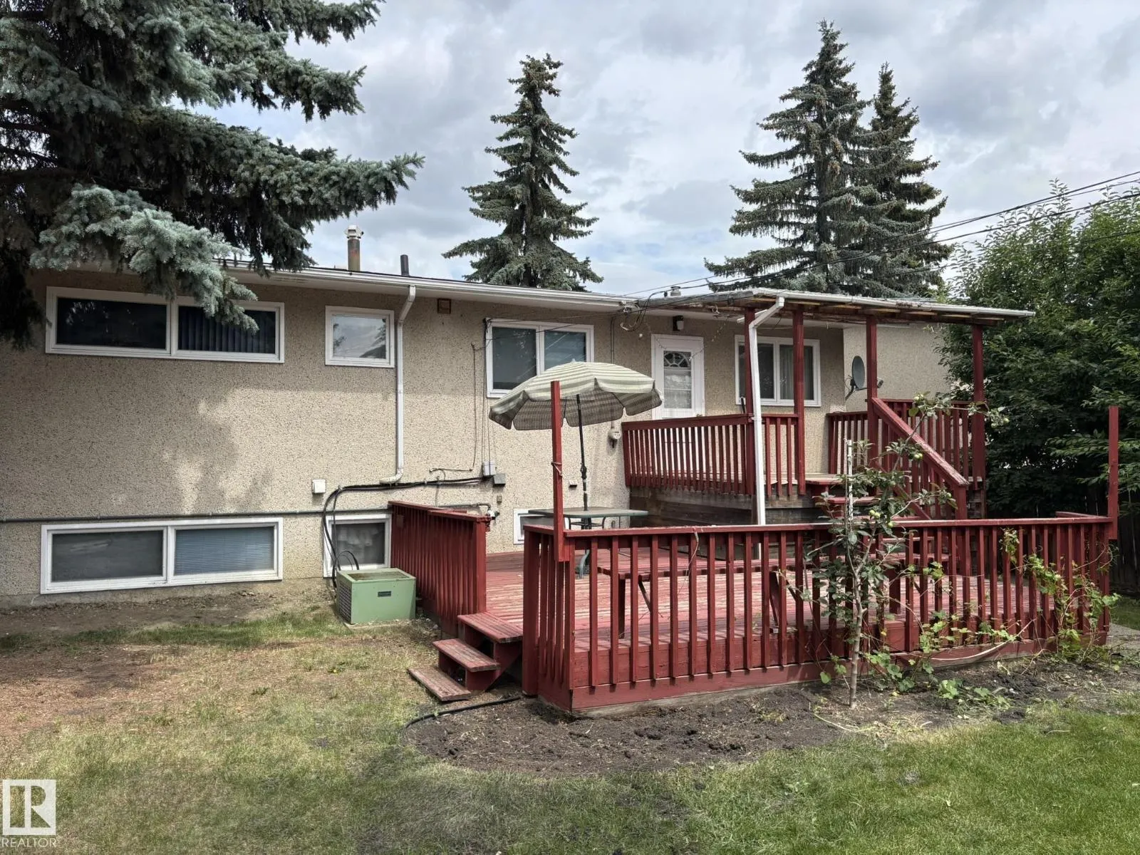 16603 95 AV NW