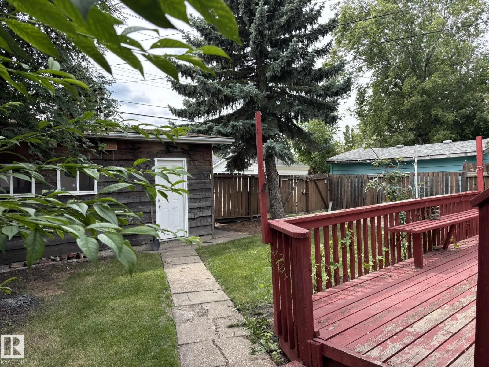 16603 95 AV NW