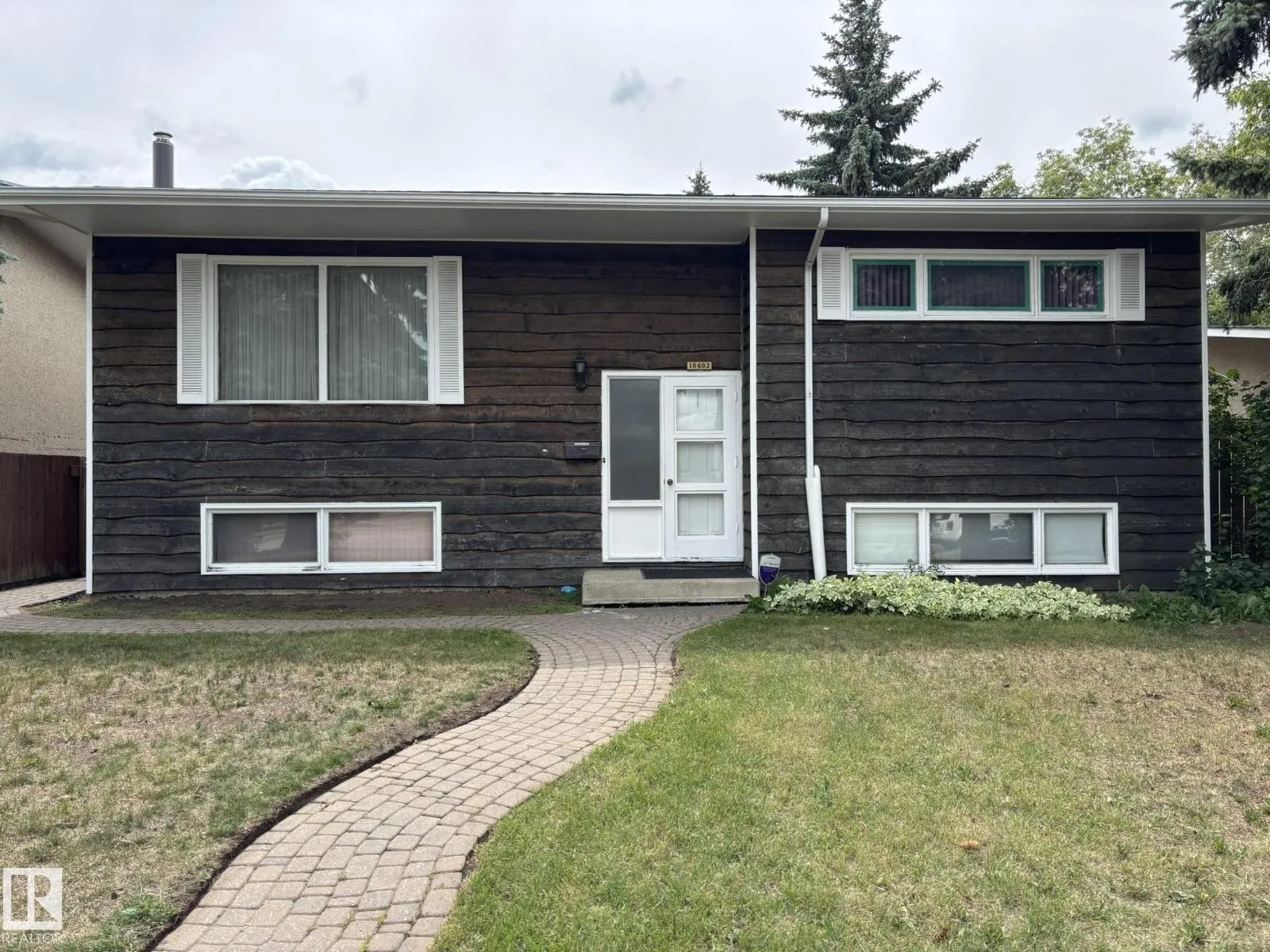16603 95 AV NW