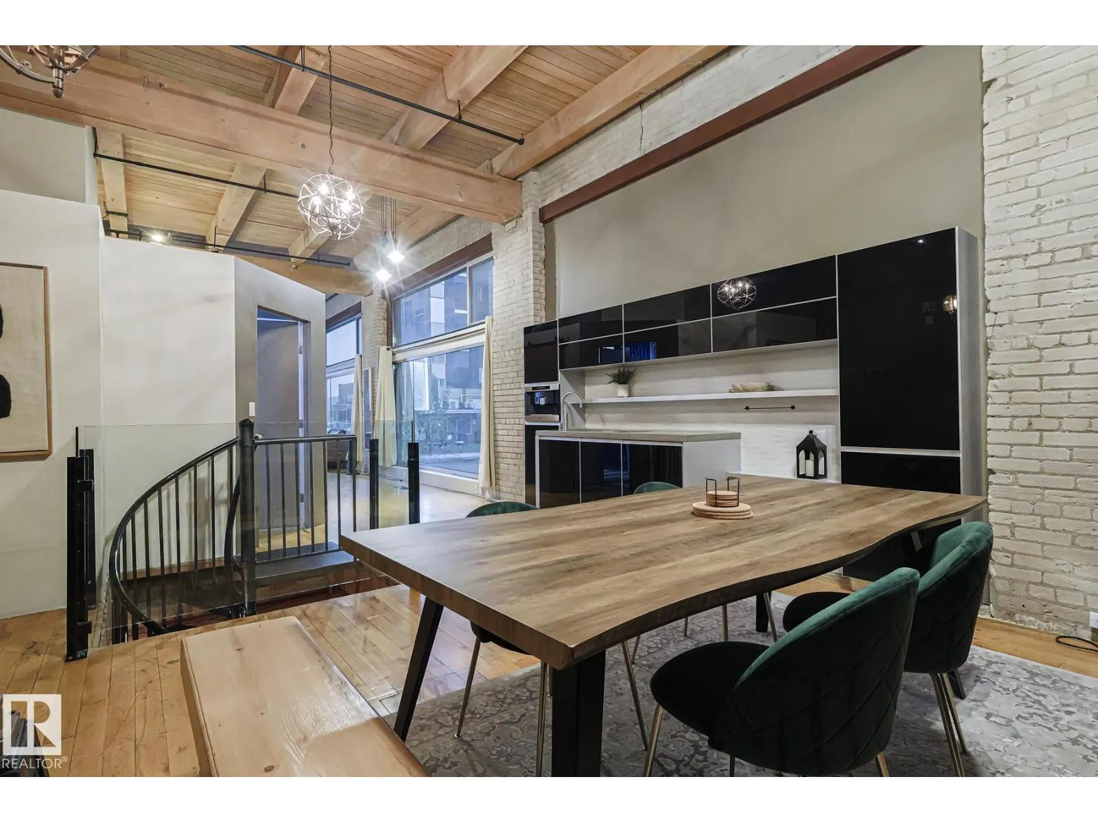 #118 10309 107 ST NW