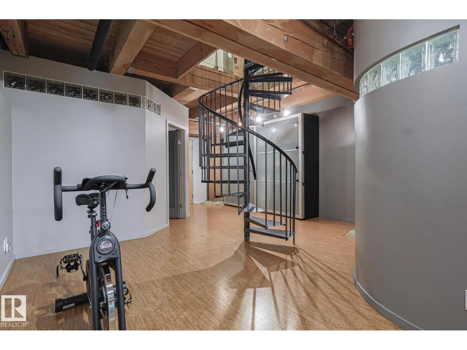 #118 10309 107 ST NW