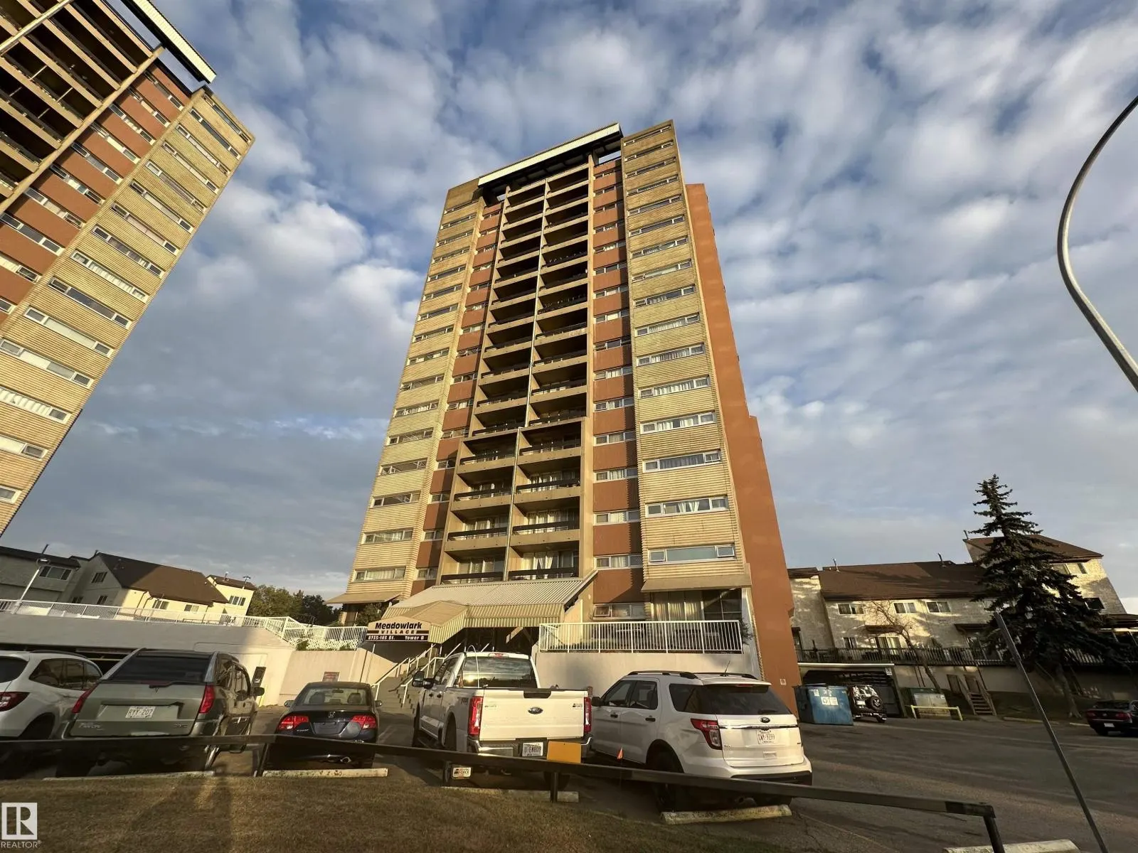 #75 8735 165 ST NW
