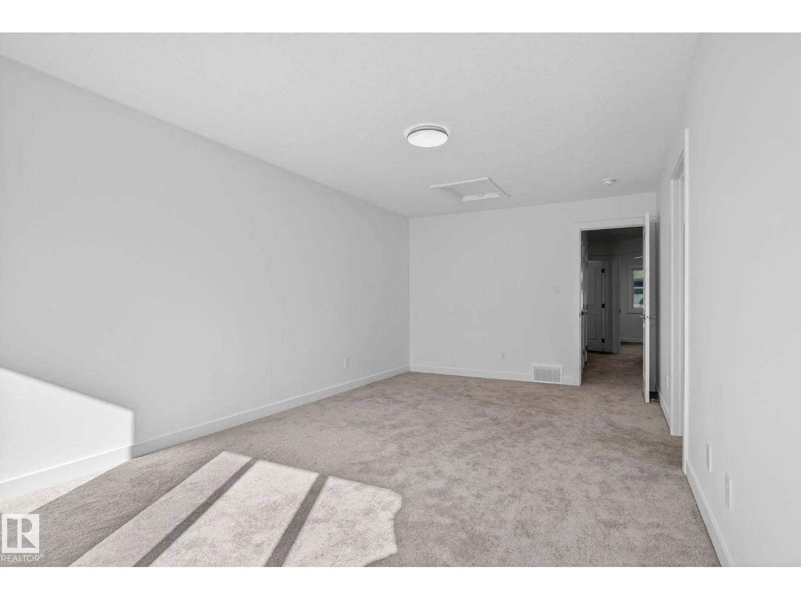 #35 2710 66 ST SW