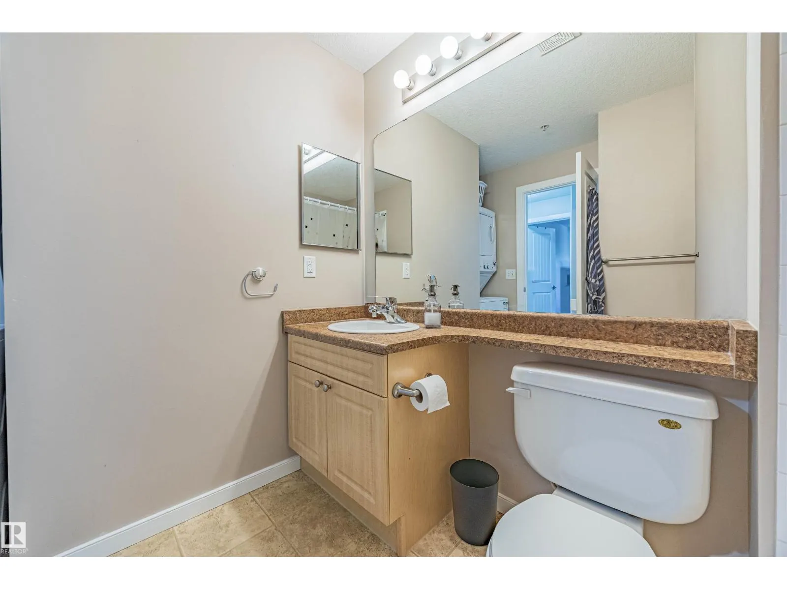 #208 240 SPRUCE RIDGE RD