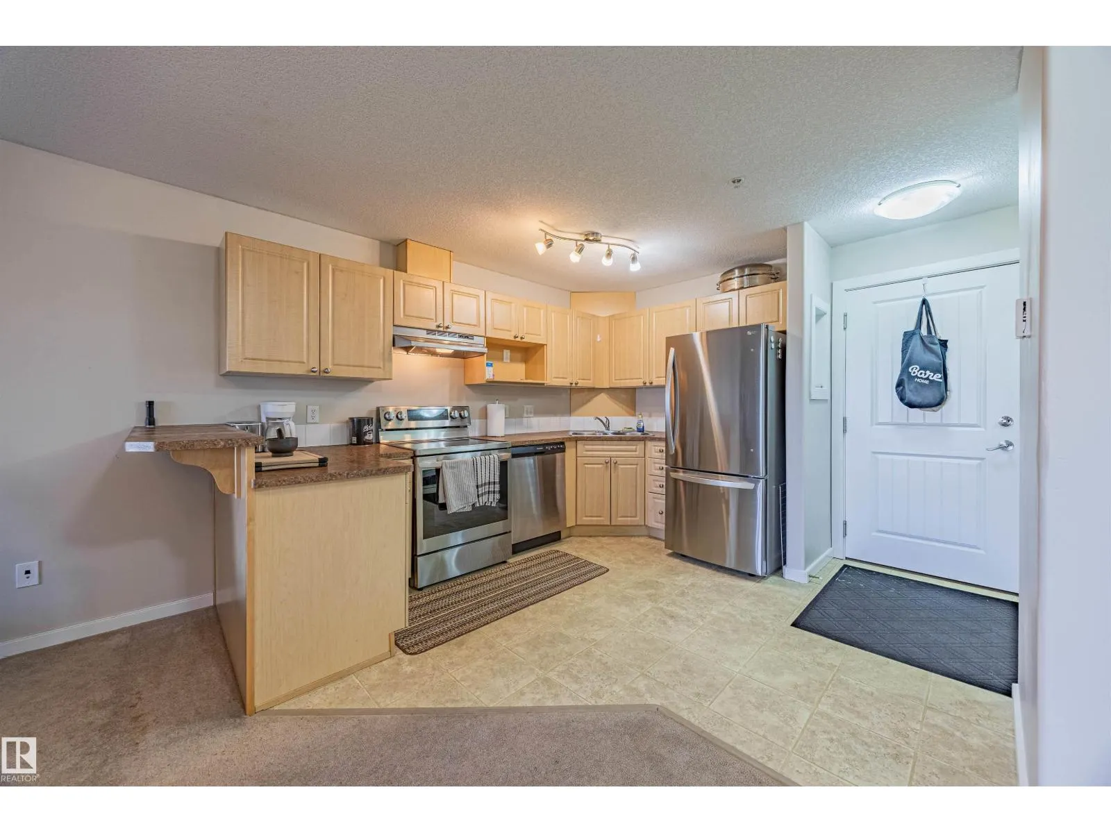 #208 240 SPRUCE RIDGE RD