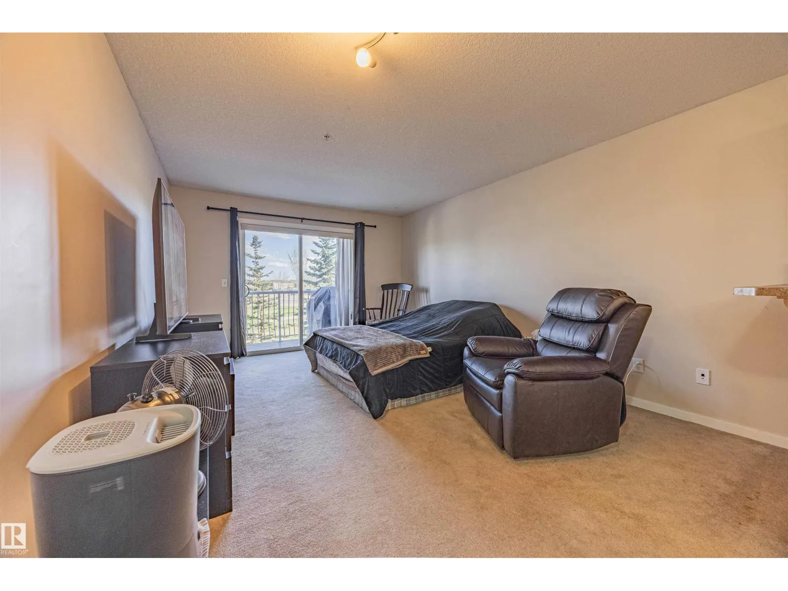 #208 240 SPRUCE RIDGE RD