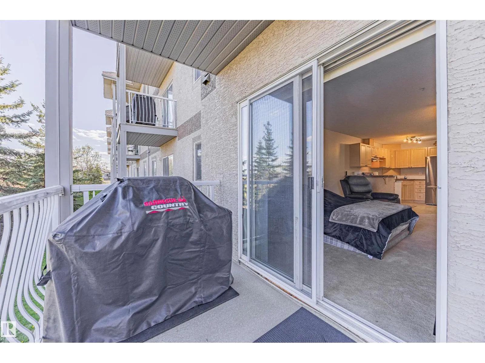 #208 240 SPRUCE RIDGE RD